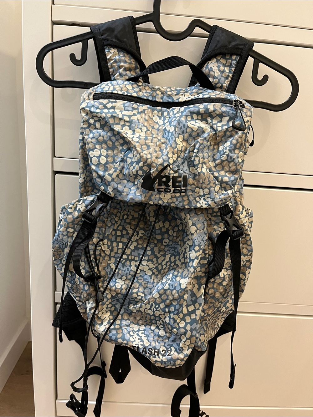 REI flash 22 day pack
